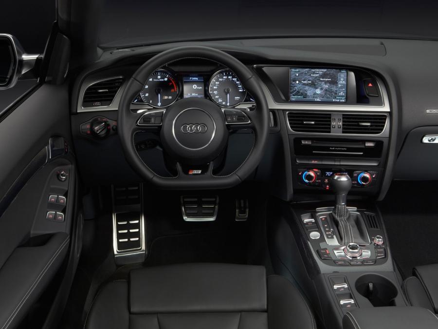 Торпедо Audi S5 Cabriolet 2012 года  (NA) (фото 8 из 17)